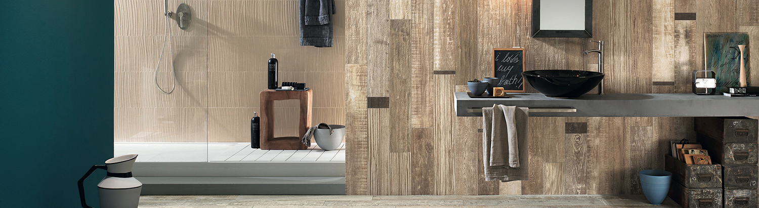 Kombination von Wandfliesen und Mosaik