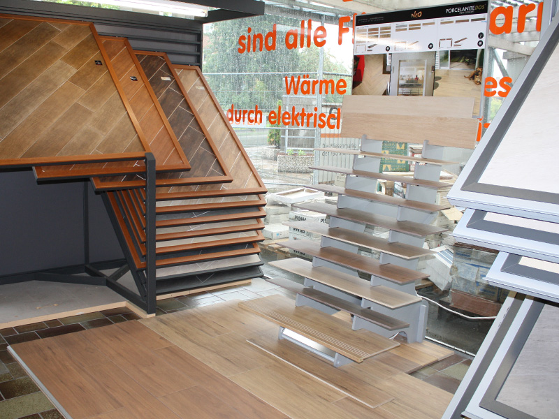 große Fliesenausstellung bei Osnarbrück